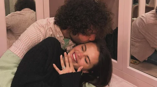 Selena Gómez anuncia estar comprometida con Benny Blanco