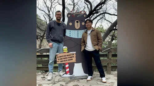 Invita Chipinque a tomarse selfie con 'ejemplares' de oso negro