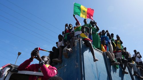 Reciben a jugadores de Senegal como héroes tras Copa Africana