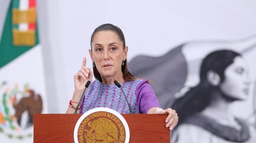 Sheinbaum rechaza presión tras entrega de exfuncionarios en EUA