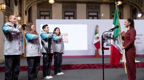 Abandera Sheinbaum delegación para Juegos Olímpicos de Invierno