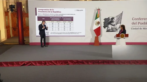 Firmará México decreto para bajar edad de jubilación de maestros