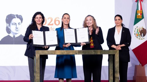 Sheinbaum firma iniciativa para homologar ley contra feminicidio