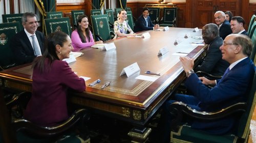 Resalta presidenta diálogo con BlackRock sobre inversiones
