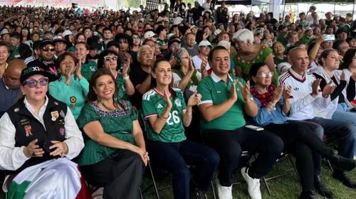 Sheinbaum vive el arranque del Mundial en Deportivo Los Galeana