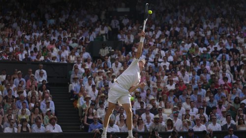  Jannik Sinner aplasta a Novak Djokovic y va por otro Wimbledon