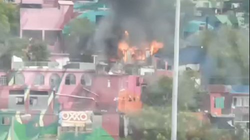 Vecinos de Cerro de la Campana sofocan incendio de una casa