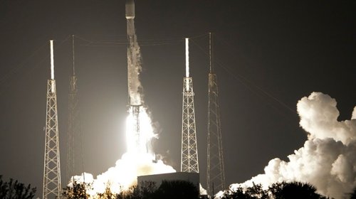 Primera sonda lunar japonesa desciende sobre la Luna