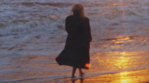 Stella Santana vive una evolución con 'Distant'
