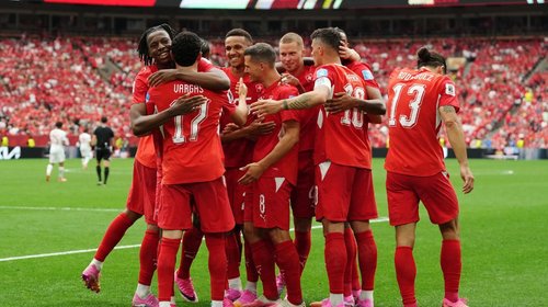 Suiza avanza como líder a 16vos; Canadá espera rival del Grupo A