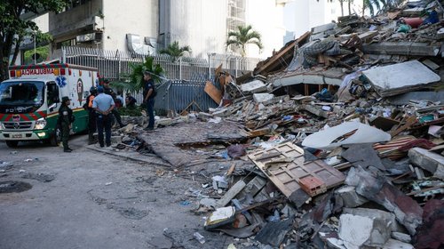 Suman 188 muertos y 1,520 heridos por terremotos en Venezuela