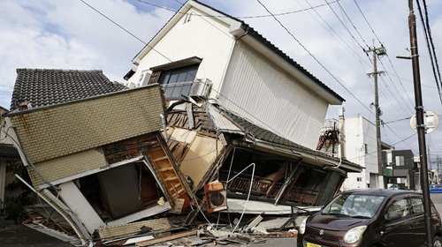 Suman 18 muertos por sismo de 7.1 de magnitud al sur de Japón