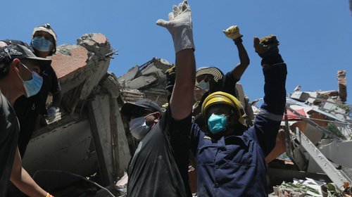 Suman 240 muertos por terremoto de magnitud 7.4 en Colombia