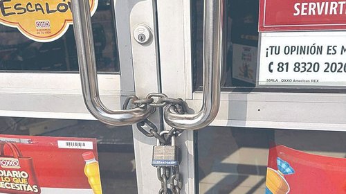Refuerzan seguridad y cadena de tiendas vuelven a operar