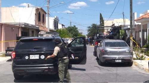 Aseguran taxis durante cateo en San Nicolás
