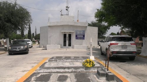 Reynosa honra a madres en panteones este 10 de mayo