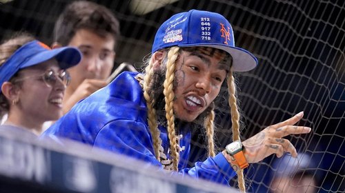 Tekashi 69 sale de prisión con peluche firmado por Maduro
