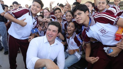 'Tesla me encargo que invirtamos en inglés e ingenieros': Samuel