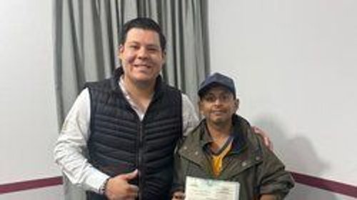 Tampiqueño recibe acta de nacimiento a sus 26 años de edad