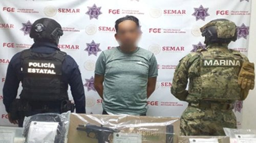 Marina detiene a 22 personas y asegura armas y droga en Colima