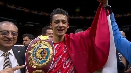 Rafael ‘Divino’ Espinoza retiene el título pluma por TKO