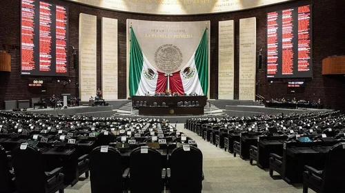 Toman protesta a diputados que integrarán la LXVI Legislatura