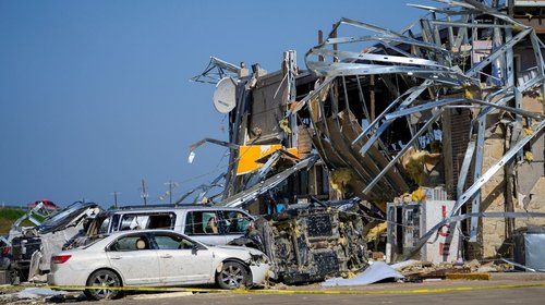 Tornados y tormentas dejan al menos 13 muertos en EUA