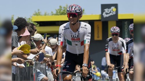 Sigue Isaac Del Toro entre los mejores del Tour tras quinta etapa
