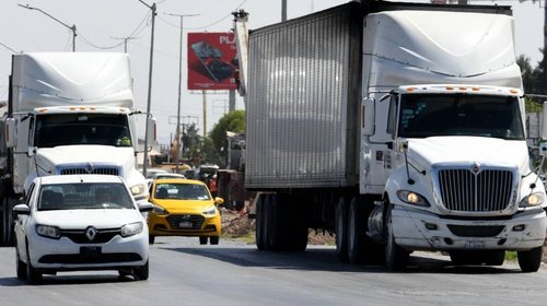 Restricción a tráileres frenaría cadenas de suministro, alerta IP