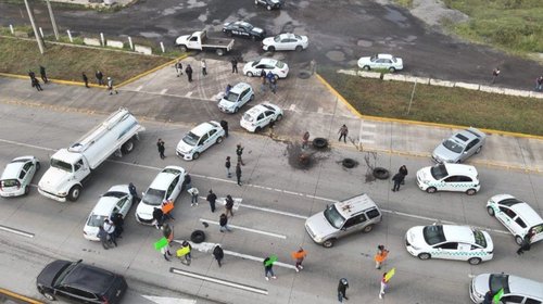 Convocan agricultores a bloqueo de carreteras por crisis