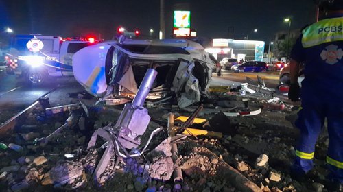 Mujer sobrevive tras ser arrastrada en su camioneta por tren