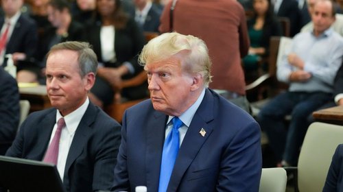 Trump llega a corte de Nueva York para enfrentar demanda