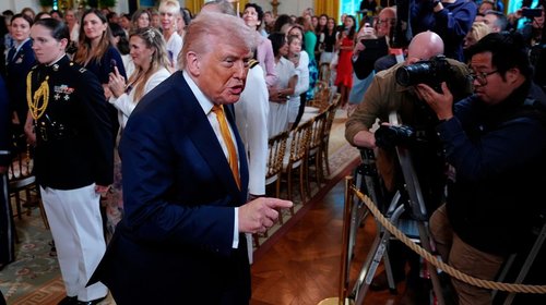Trump firma estrategia antiterrorista contra cárteles de droga