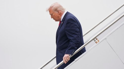 Trump recibirá restos de seis militares caídos en guerra con Irán