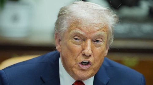 Trump demanda a la BBC por $10,000 mdd por difamación
