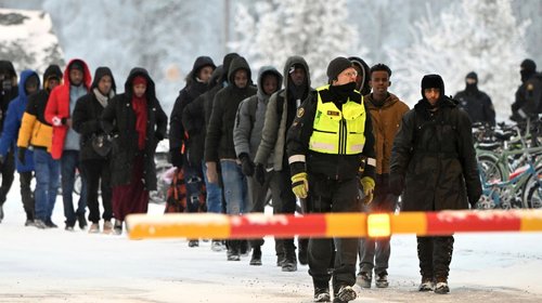 UE refuerza frontera finlandesa; teme que Rusia impulse migración