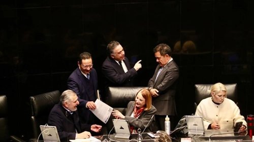 Senado avala lista de 10 aspirantes para la FGR