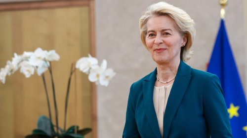 'Con ganas de firmar acuerdos'; Von der Leyen llega a México