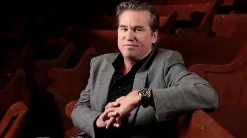 Rinden celebridades homenaje a Val Kilmer tras su muerte