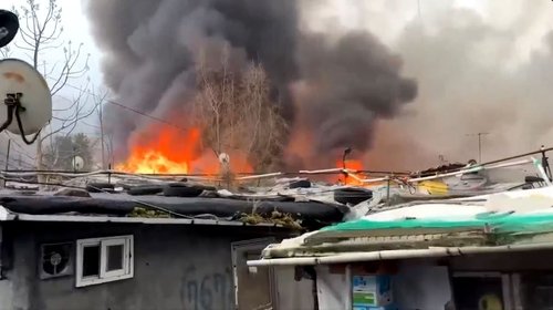 Arrasa incendio barriada de Seúl y evacúan a 260 personas