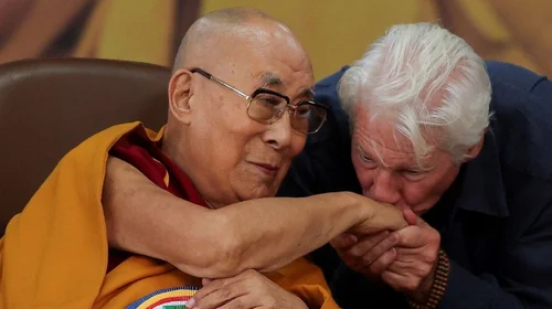 Richard Gere celebra los 90 años del Dalái Lama en India