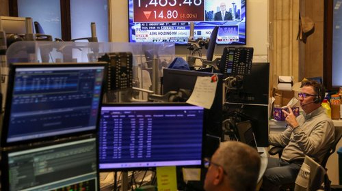 Wall Street cierra en verde tras caída del petróleo por Ormuz