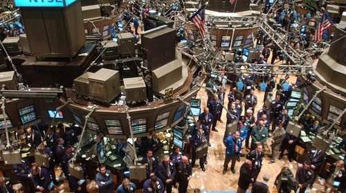 Wall Street cierra mixto pese a dudas por negociaciones EUA-Irán