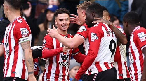 Sunderland remonta y vence al Chelsea con gol en tiempo añadido