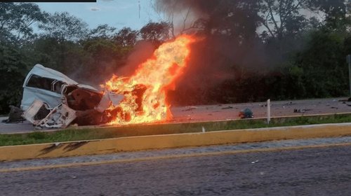 Van 16 muertos tras accidente vehicular en Yucatán
