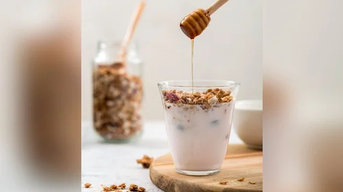 La miel potencia los beneficios probióticos del yogur