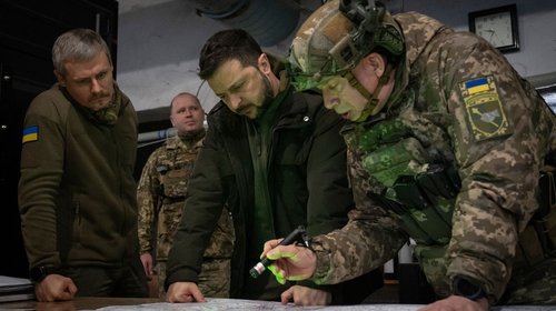 Zelenski sustituye a jefe militar en momento crucial de la guerra