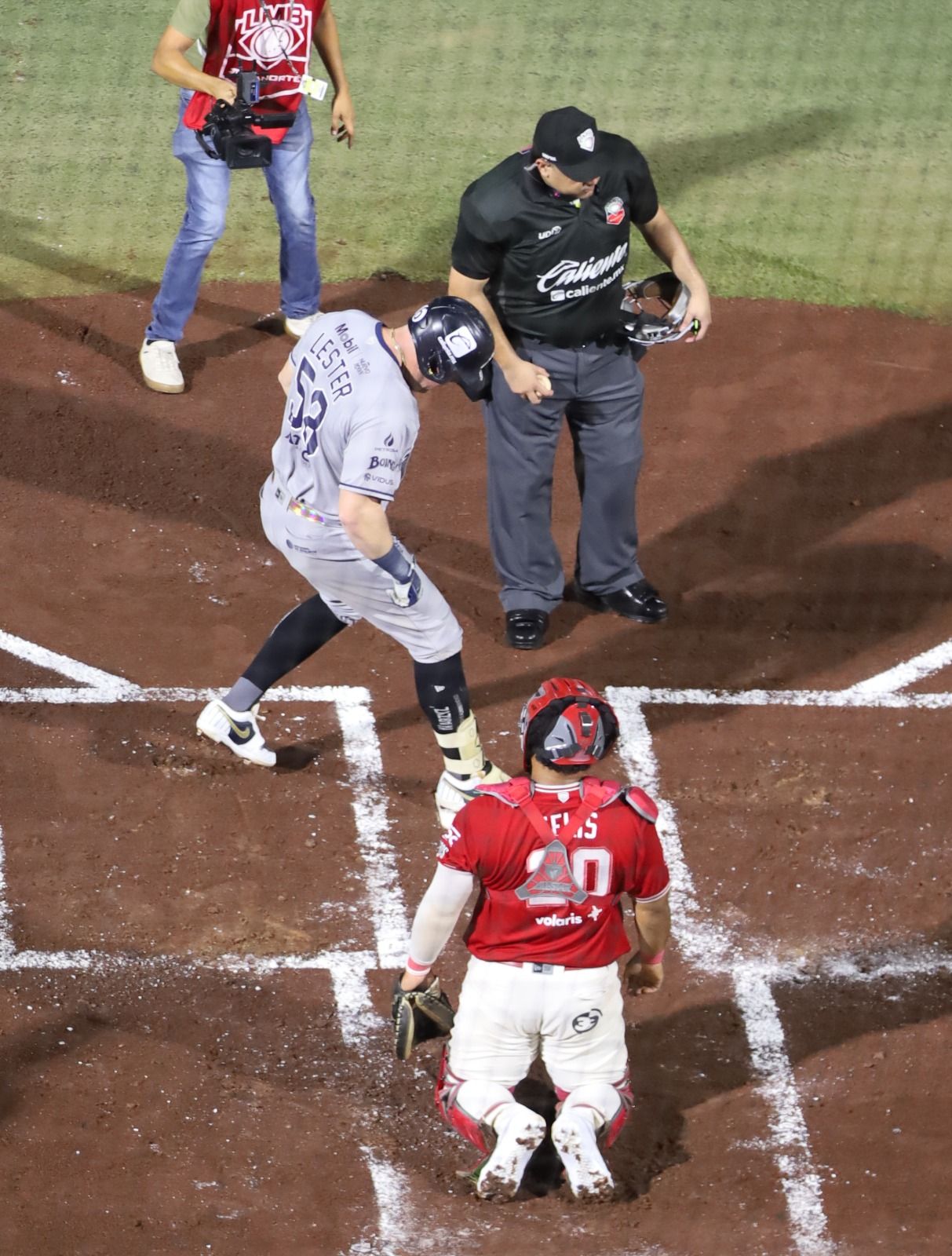 sultanes-blanquea-toros-empata-serie-campeonato.jpg