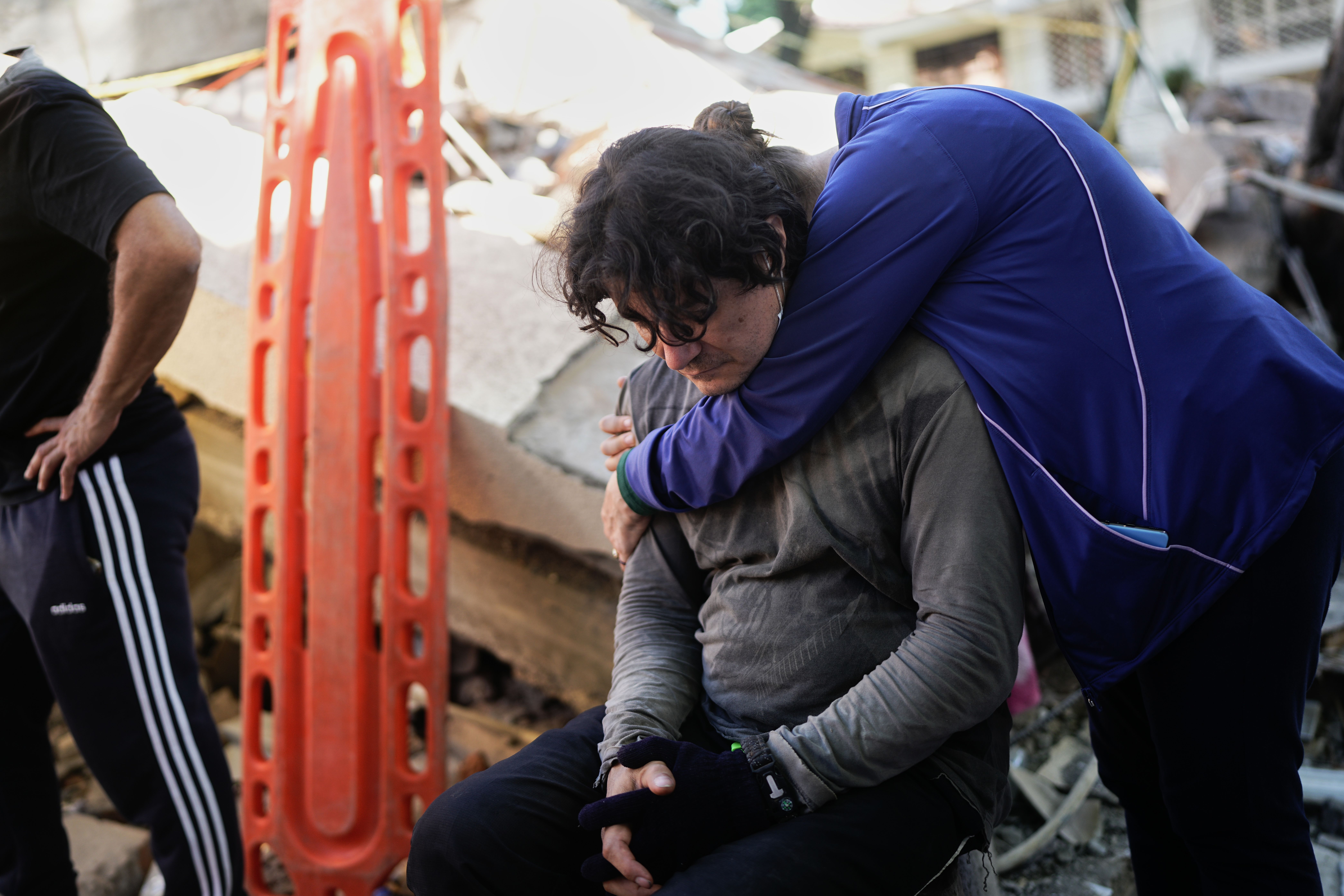 suman-240-muertos-terremoto-colombia.jpg