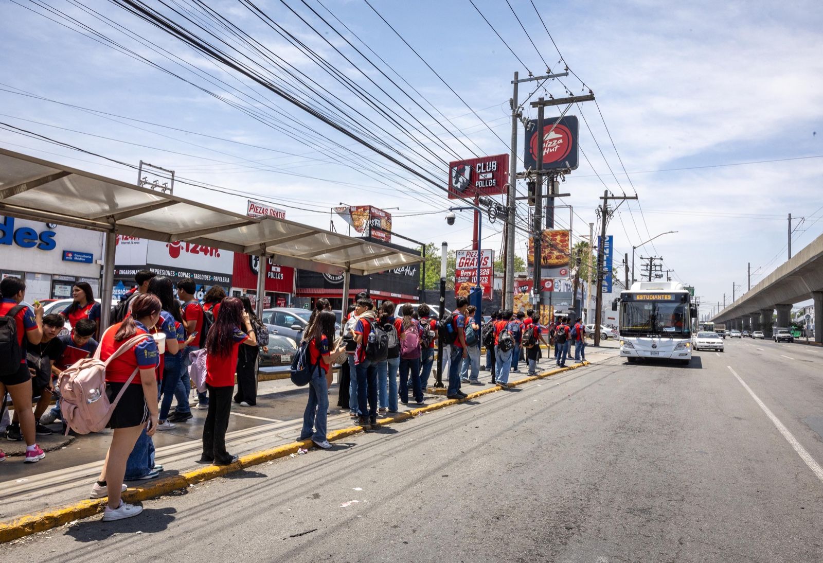 transporte estudiantes guadalupe.jpeg